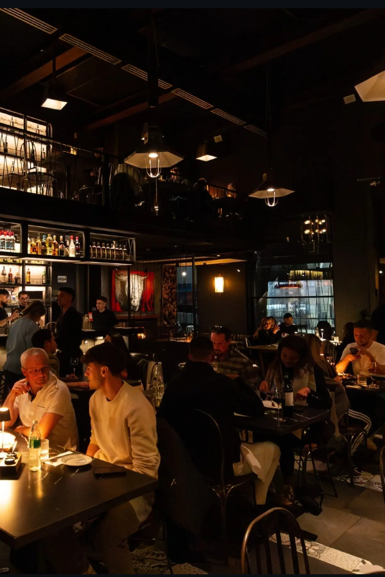 Bar restaurante porteño de noche gastronomía Buenos Aires